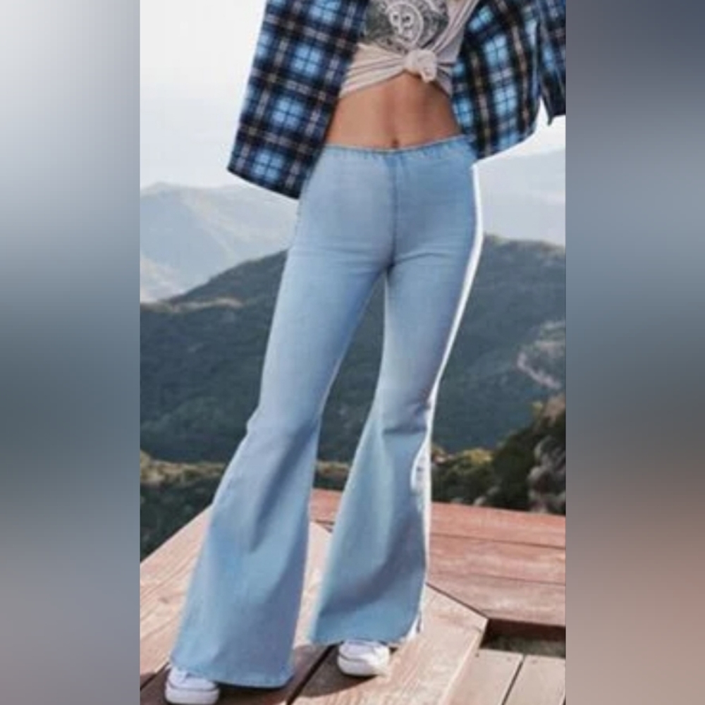 Forever 21, Women’s Size 12, Light Blue Denim Flared Jeans